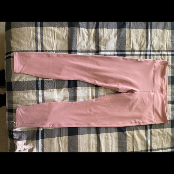 Fabletics - Picture 2 of 3